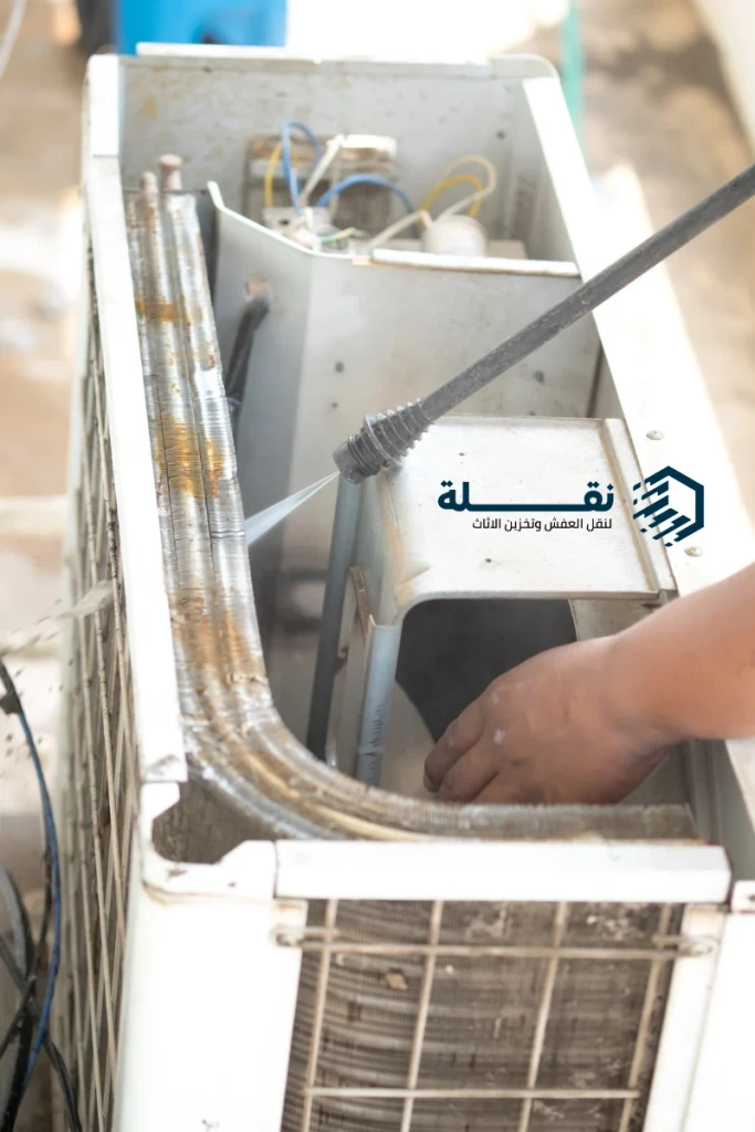 تنظيف الوحدة الخارجية للمكيف.png